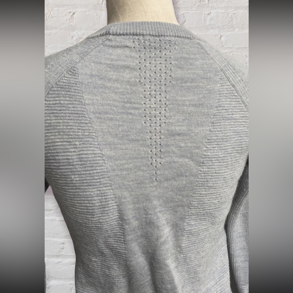 LULULEMON - Simply Wool Sweater Heather Starlight Size 4 - Picture 5 of 8